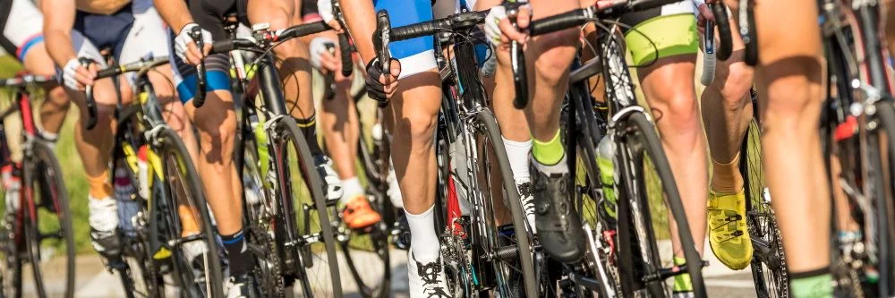Bolest kolen při cyklistice: příčiny a řešení podle typu potíží