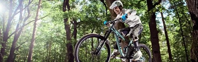 Trail mountain bike type, all-rounder for climbing and descending